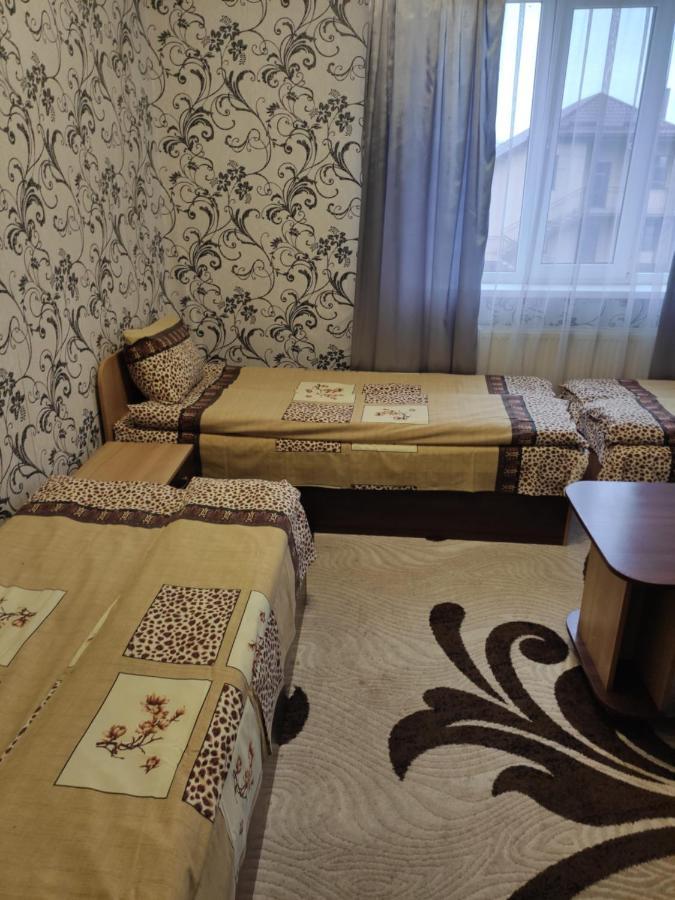 Karavan Hotel Bila Krynytsya  Exterior photo